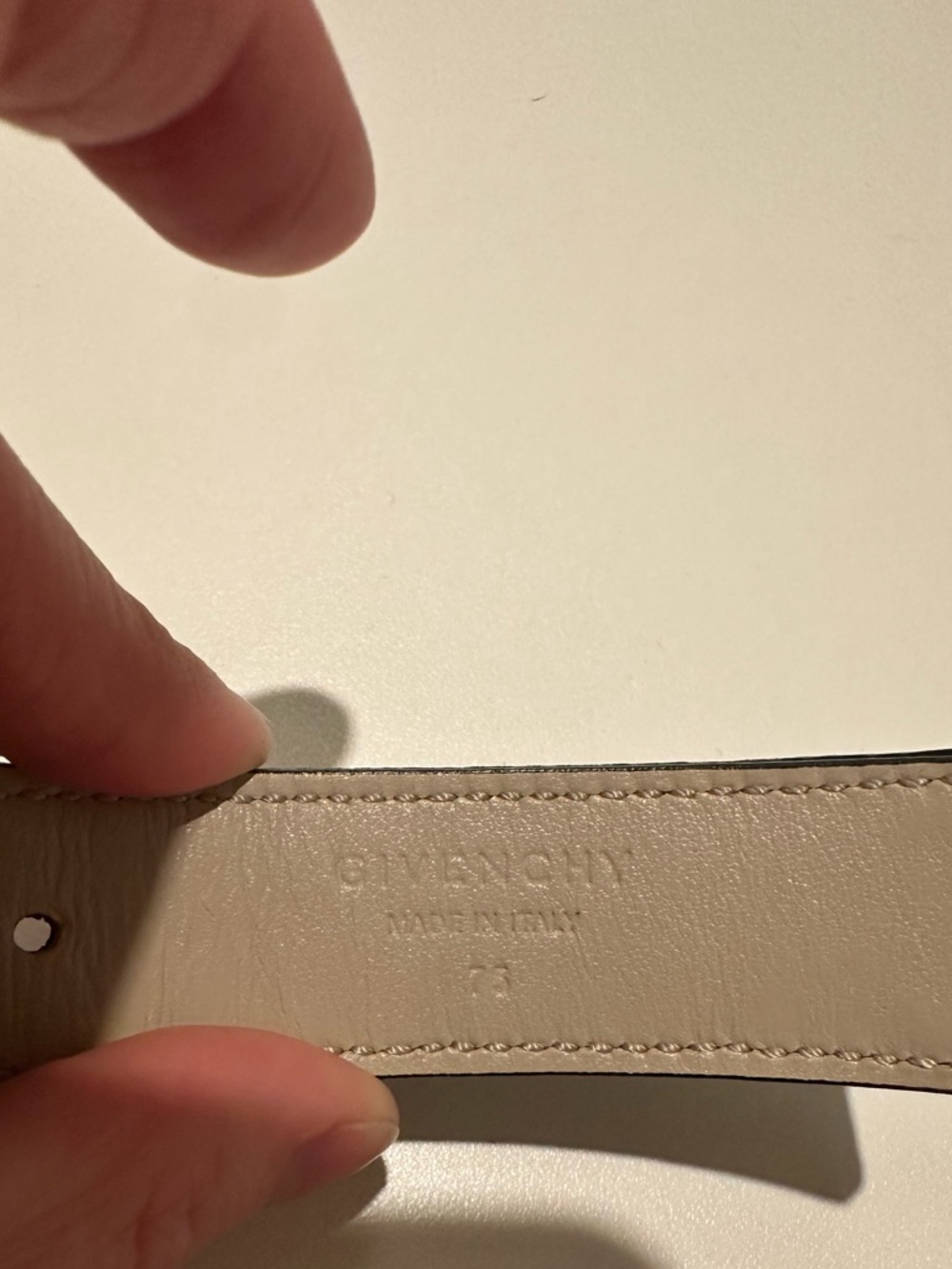 Givenchy 4G Buckle Reversible Leather Belt - Picture 6 of 7